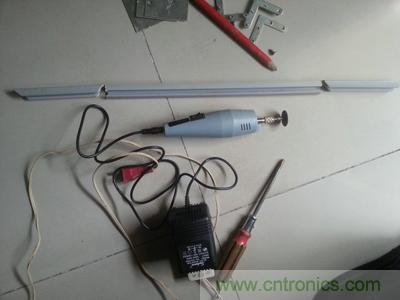 手工打造太陽能充電照明系統(tǒng)：點亮LED給手機(jī)充電