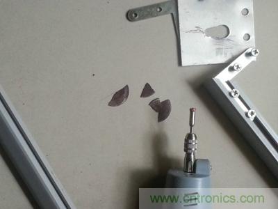 手工打造太陽能充電照明系統(tǒng)：點亮LED給手機(jī)充電