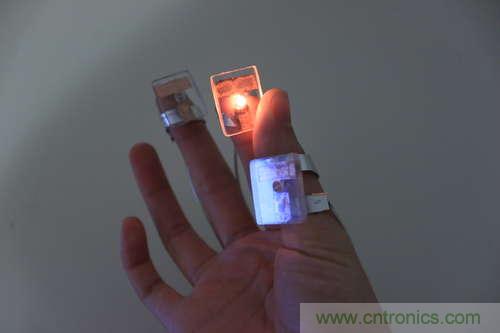 LED多點觸控手套DIY:把各部分焊接起來,測試