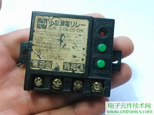 漏電保護器拆解：結構有差異，做工不錯