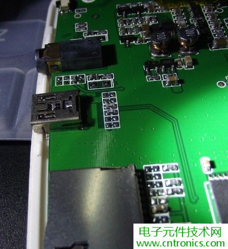 探秘電子紙！一款電紙書的電子墨水屏拆解