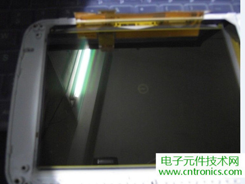 探秘電子紙！一款電紙書的電子墨水屏拆解