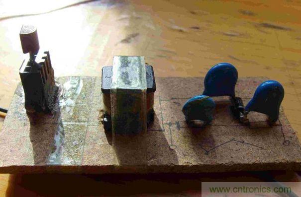 DIY單管自激，領(lǐng)略高壓電火花風(fēng)采