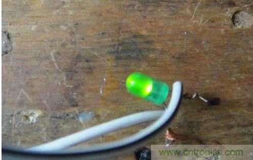 創(chuàng)意DIY！迷你風(fēng)力發(fā)電機(jī)！