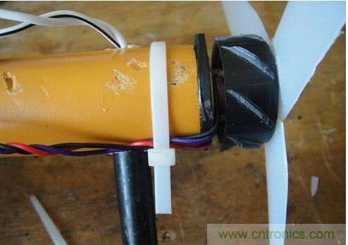 創(chuàng)意DIY！迷你風(fēng)力發(fā)電機(jī)！