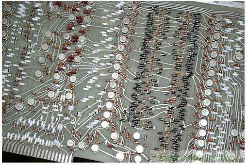 拆解也懷舊,讓人驚嘆的古董級(jí)可編程科學(xué)計(jì)算器 from 1966