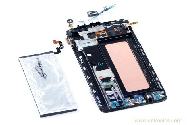 Galaxy Note5拆解，與S系列差距日漸模糊