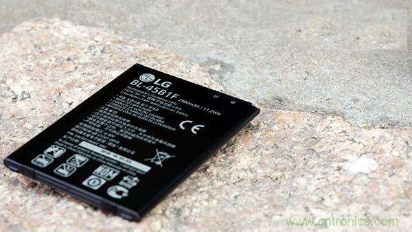 業界良心 LG V10 評測:剛毅、冷峻，不失人性化