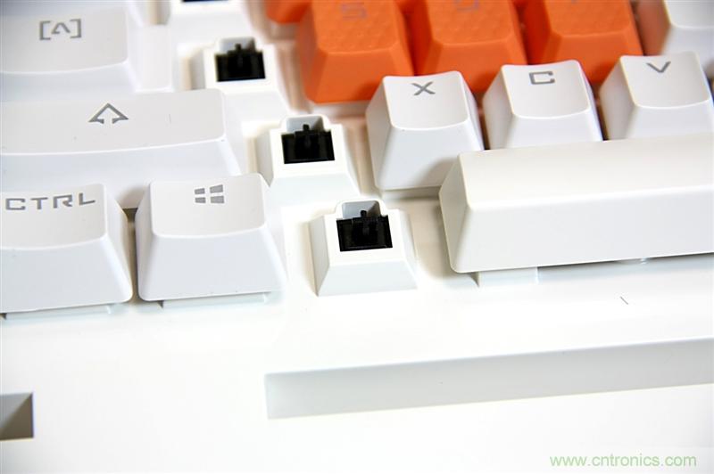 曾經的網吧統治者&mdash;雙飛燕血手幽靈機械鍵盤，真世界最快？