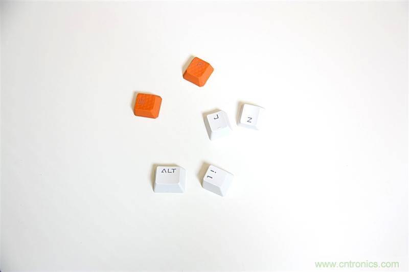 曾經的網吧統治者&mdash;雙飛燕血手幽靈機械鍵盤，真世界最快？