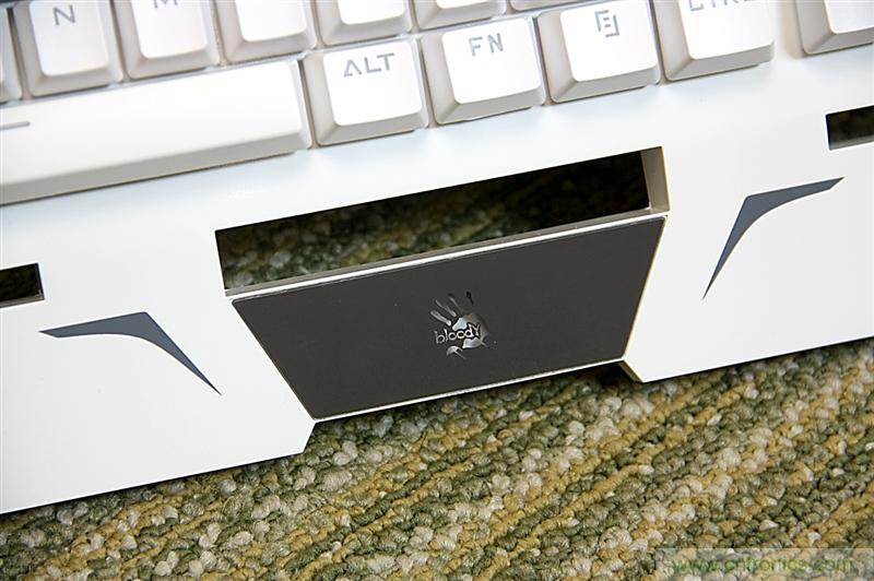 曾經的網吧統治者&mdash;雙飛燕血手幽靈機械鍵盤，真世界最快？