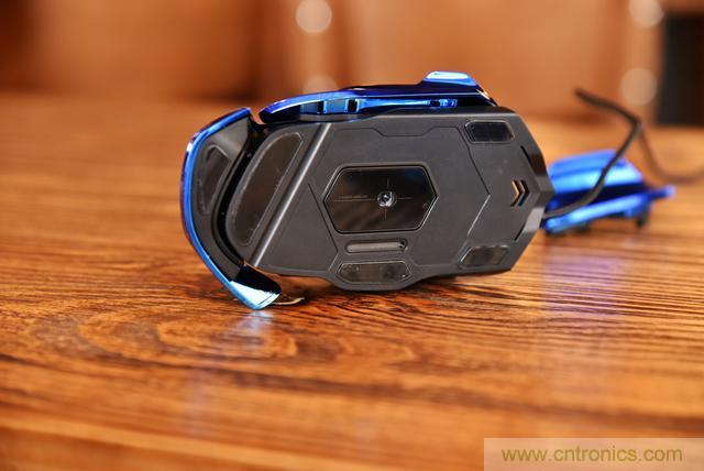 左手寫愛，右手寫他&mdash;&mdash;從此鍵盤鼠標(biāo)不分家！