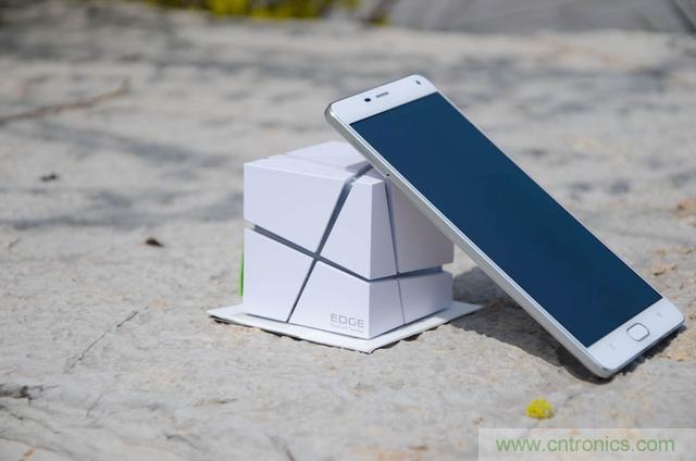 洛斐創意藍牙音箱，光與建筑點綴生活