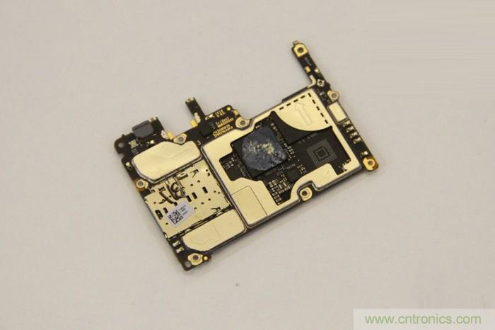 堅果R1拆解：內(nèi)部設(shè)計究竟如何？