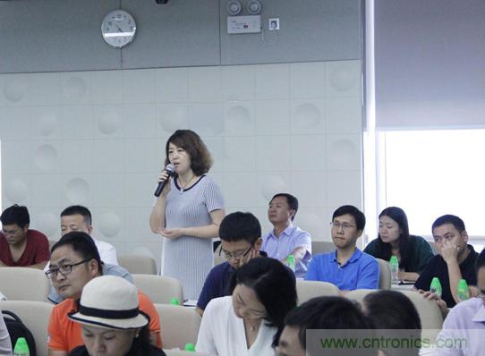 長江商學(xué)院教授李洋:企業(yè)應(yīng)該怎樣進行品牌建設(shè)和精細化營銷? 長江商學(xué)院教授李洋:企業(yè)應(yīng)該怎樣進行品牌建設(shè)和精細化營銷?