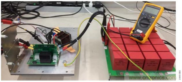 如何用隔離式柵極驅動器和LT3999 DC/DC轉換器驅動1200 V SiC電源模塊?